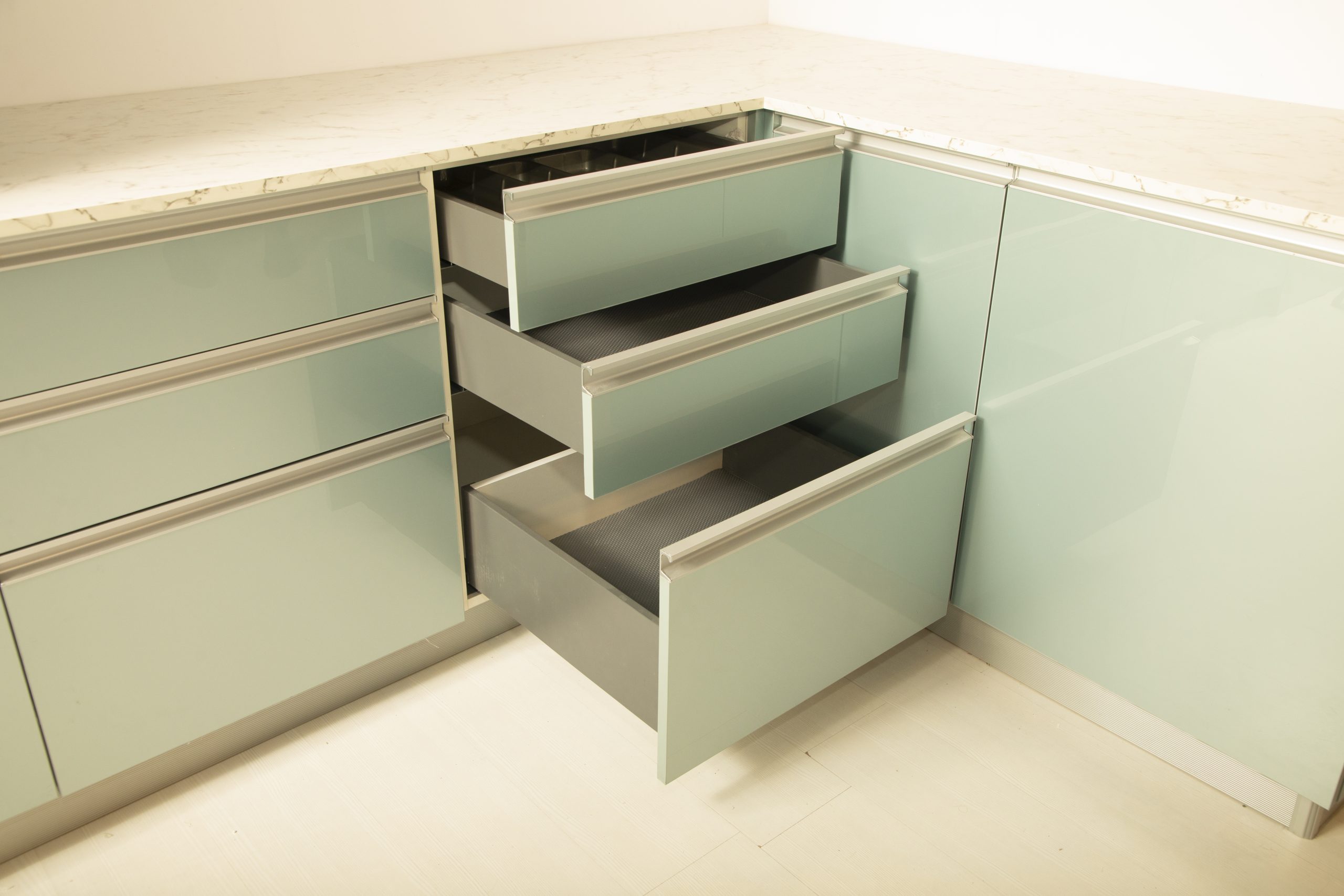 OZONE ERGOTEC DRAWER SYSTEMS