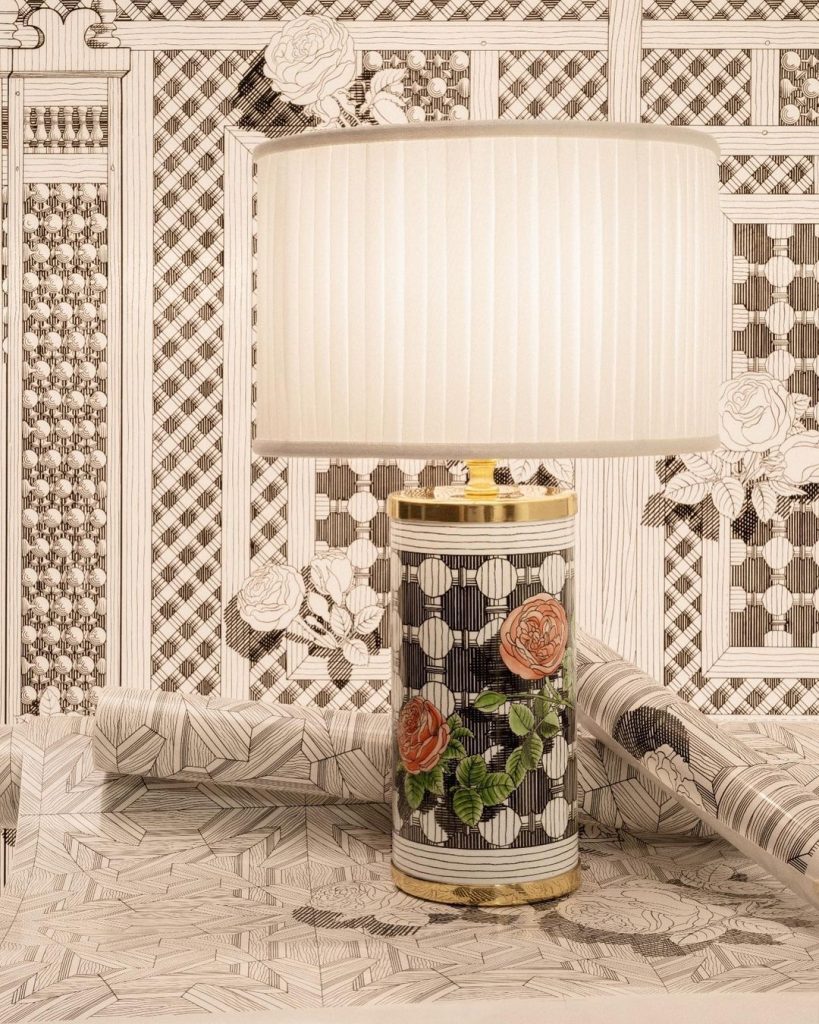 The cylindrical lampshade