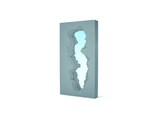 BROKEN MIRROR