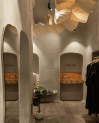 The interiors of Antar Agni are a lesson in raw aesthetic, enhanced by elements like old mosaic flooring, spotlights suspended from fabricated M.S rods, hung from the true ceiling and seamless curvatures that offers flow and spatial utility; Photography by Nayan Soni